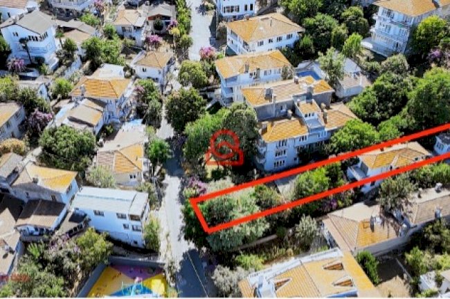 We have a detached house for sale in Büyükada