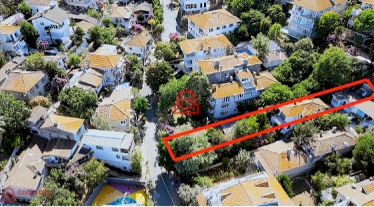 We have a detached house for sale in Büyükada