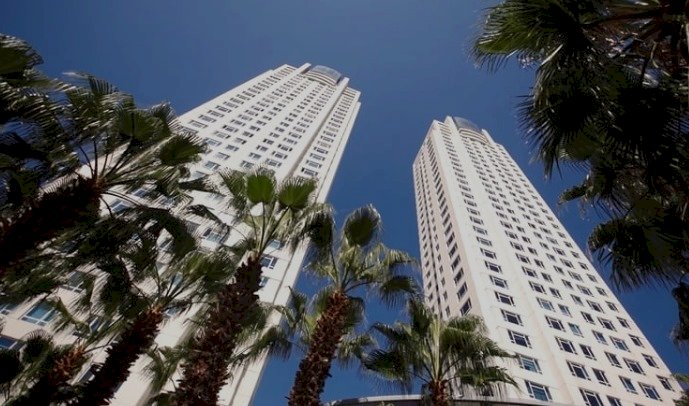 What is the Floor Plan for a Penthouse Apartment at Selenium Twins?